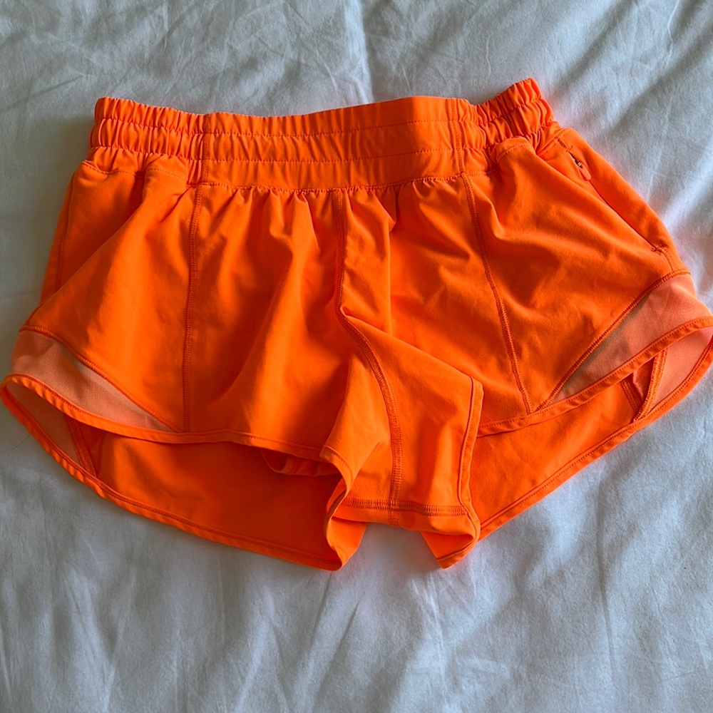 Hotty Hot Low-Rise Lined Shorts 2.5”